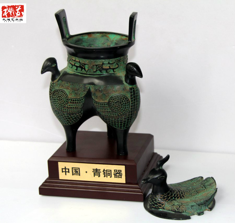 是由青铜(红铜和锡的合金)制成的各种器具,诞生于人类文明的青铜时代